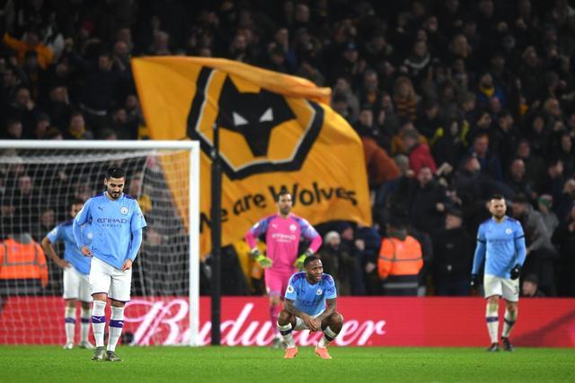  狼队前锋双响炮助力球队客场逆转西汉姆联取首胜